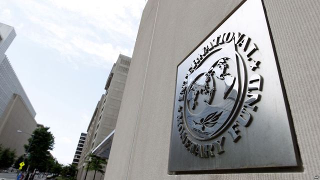 МВФ требует немедленно посадить всех украинских чиновников коррупционеров