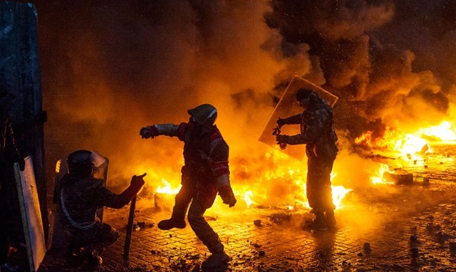 Власть зря рассчитывает, что война спасет от нового Майдана — Сергей Жадан