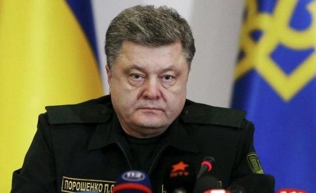 Всю войну Порошенко воевал против украинской армии - активисты обратили внимание на заводы Президента в РФ