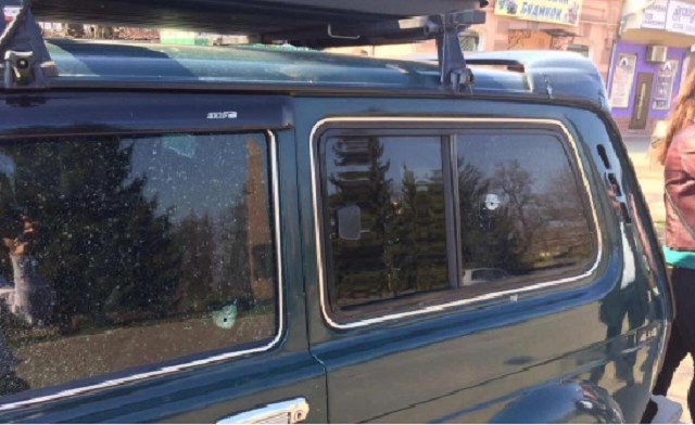 Неизвестными расстрелян автомобиль депутата Ляшко на Полтавщине