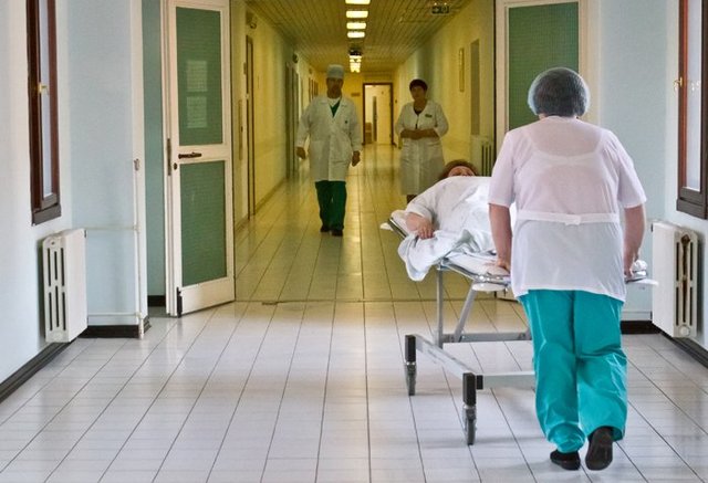 В Запорожье охранник больницы убил пациента, который пытался уйти домой