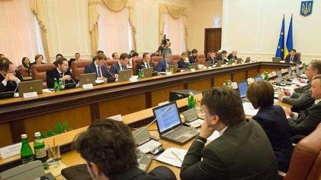 Министр Омелян принялся сводить счеты с неугодными прямо на заседании Кабмина