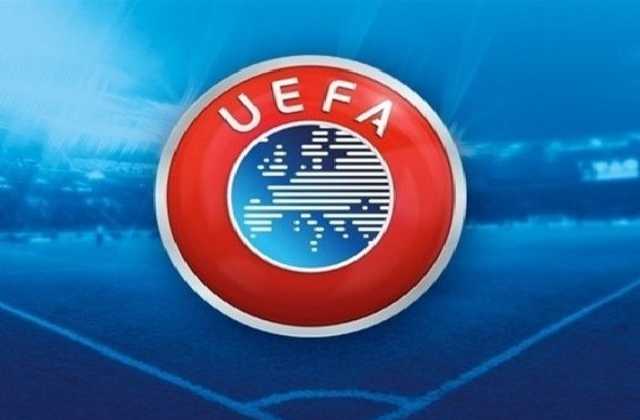 Украинцы ожидают реакции УЕФА на коррупционный скандал с футбольными полями от Павелко
