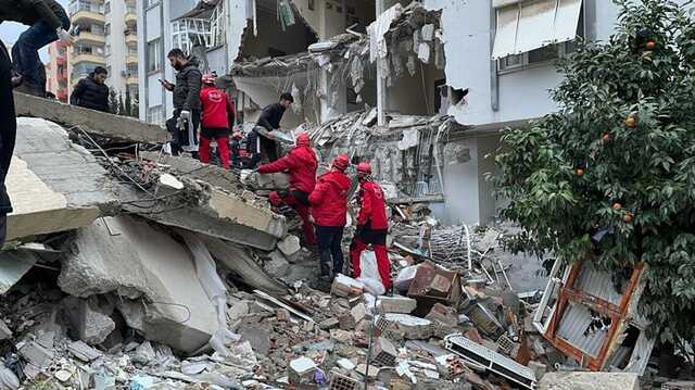Внаслідок землетрусу в Туреччині загинули 912 людей, поранено 5385