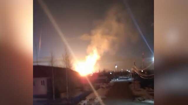 З’явилося відео пожежі після вибуху газопроводу у селищі на півночі Свердловської області