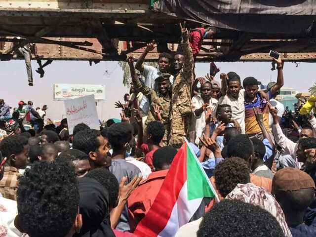Із Судану вдалося евакуювати 87 громадян України на територію Єгипту