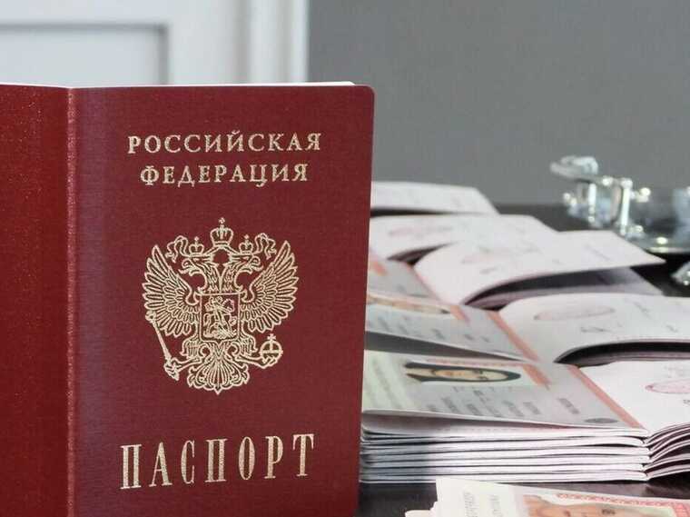 У Луганську для прискорення примусової паспортизації окупанти набирають волонтерів