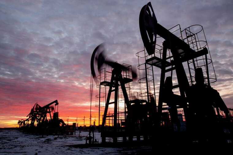 Західні санкції суттєво шкодять нафтовому сектору Росії, — Reuters