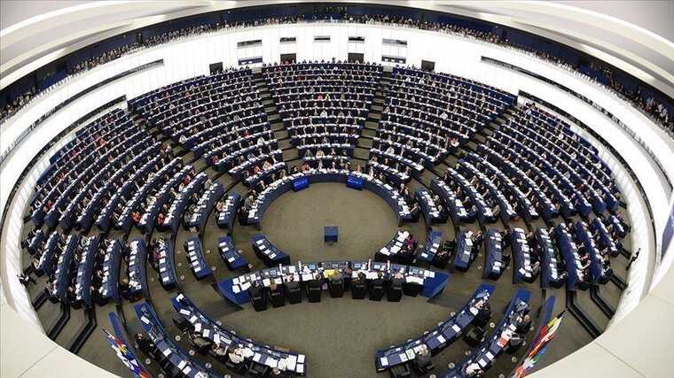 Європарламент укотре закликає до розслідування щодо угорського єврокомісара