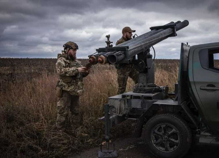 ЗСУ обстрілюють позиції окупантів з української РСЗВ “Сівалка-ВМ8”