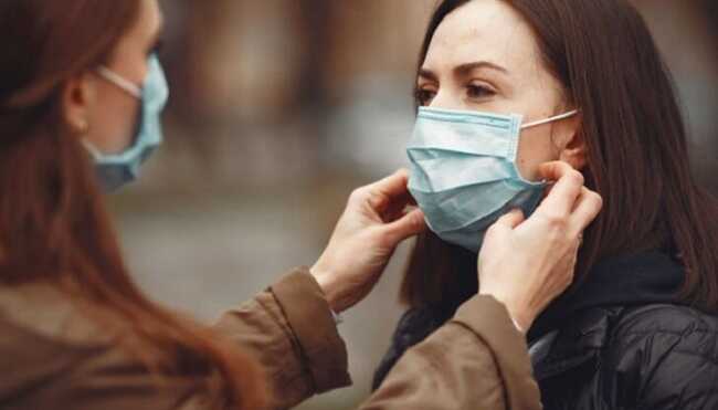 В Іспанії повертають масковий режим через спалахи COVID-19 та грипу