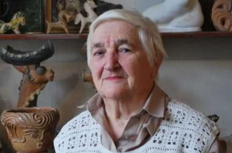 Померла легендарна художниця Грудзинська, яка створила панно на станції метро 