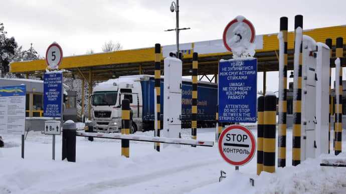Румунські фермери заблокували вже два пункти пропуску на кордоні з Україною, — ДПСУ