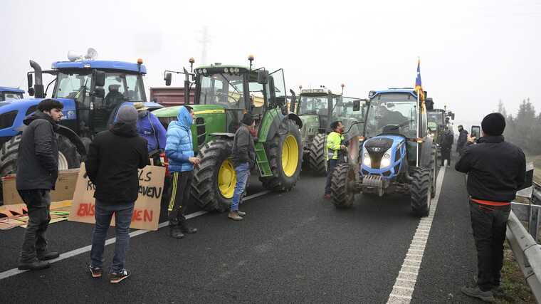Сьогодні болгарські фермери провели двогодинний страйк у місті, що межує з Румунією