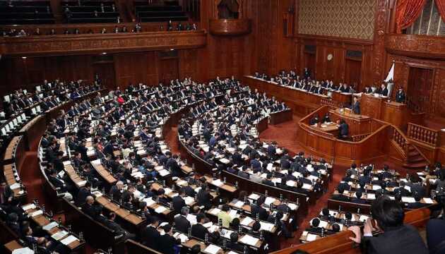 Понад 80 депутатів Японії від правлячої партії замішані у фінансовому скандалі