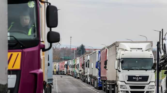 Польські активісти посилили блокаду кордонів з Україною: в чергах застрягли тисячі вантажівок