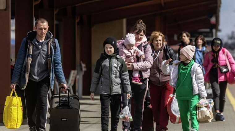 Ірландія у 5,5 разів зменшує допомогу українським біженцям, — ЗМІ