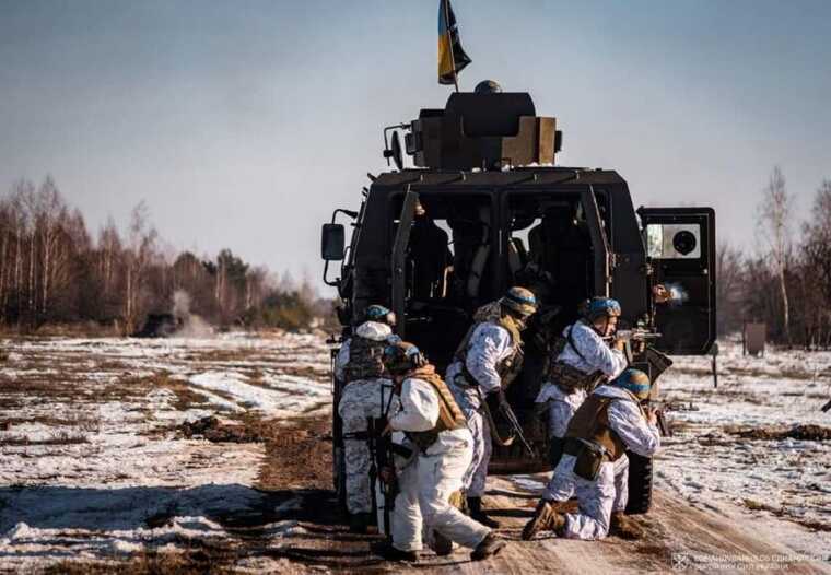 WSJ: Україна вступає у нову фазу війни з РФ, де їй потрібно «копати, копати та копати»