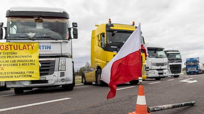 У Польщі фермери припинили блокувати кордон з Литвою