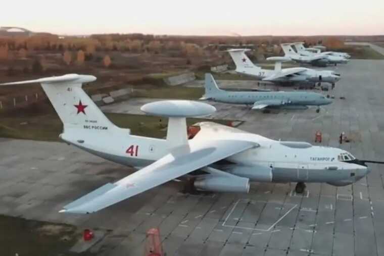 РФ атакували БПЛА: у Таганрозі поцілили у військовий аеродром із літаками А-50