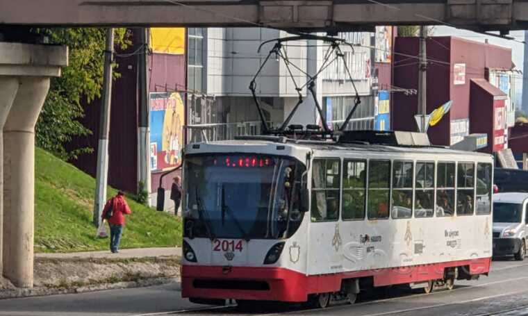 На Дніпропетровщині транспортники замовили проводи на третину дорожче від інших міст