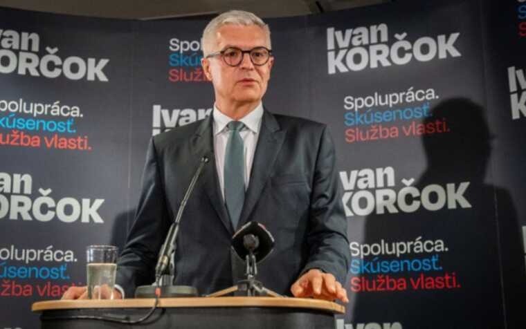 У Словаччині в першому турі президентських виборів переміг прозахідний політик Корчок