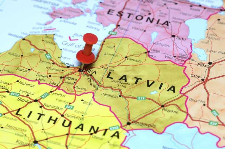 Країни Балтії та Польща почали боротися з поставками автомобілів до РФ, — ЗМІ