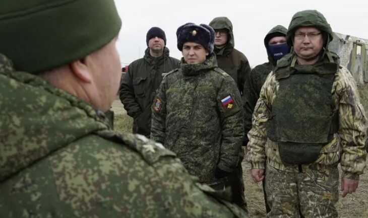 РФ після створення Ленінградського військового округу набирає солдатів