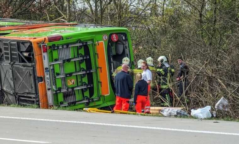 Смертельна ДТП у Німеччині: автобус Flixbus з’їхав у кювет, серед постраждалих – українки