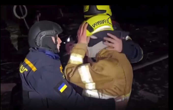 Під час нічної атаки на Харків загинув 52-річний рятувальник, чий син також працює у ДСНС