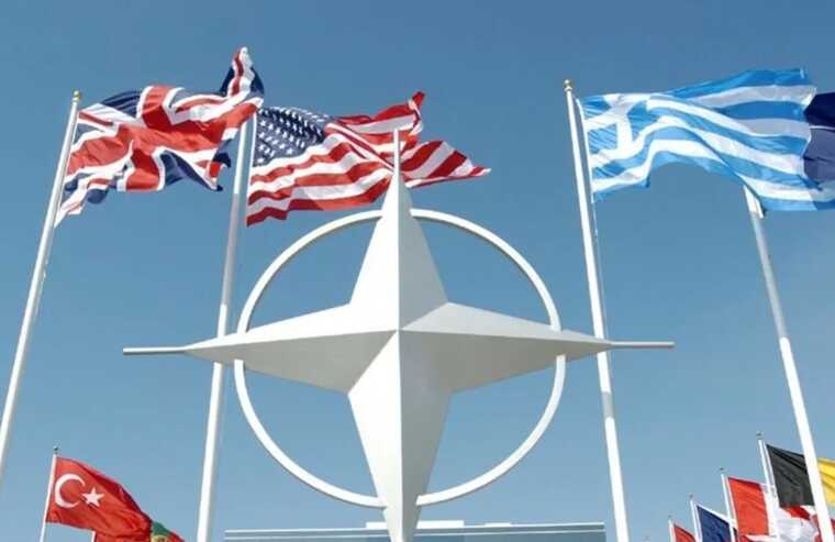 Пєсков назвав відносини РФ із НАТО прямою конфронтацією