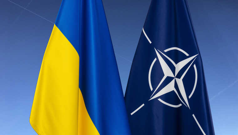 «Німецький» варіант закінчення війни: Зупинка боїв по лінії фронту – це єдине швидке прийняття України до НАТО