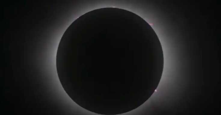 У Мексиці вже видно повне сонячне затемнення