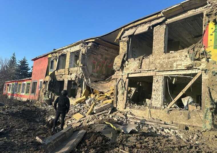 Окупанти продовжують обстрілювати Донеччину: під вогнем Селидове, Лиман та Костянтинівка, є поранені і руйнування житлового фонду