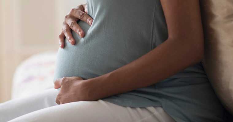 У Великій Британії керівник назвав вагітну співробітницю «плаксивою»: вона подала в суд і виграла