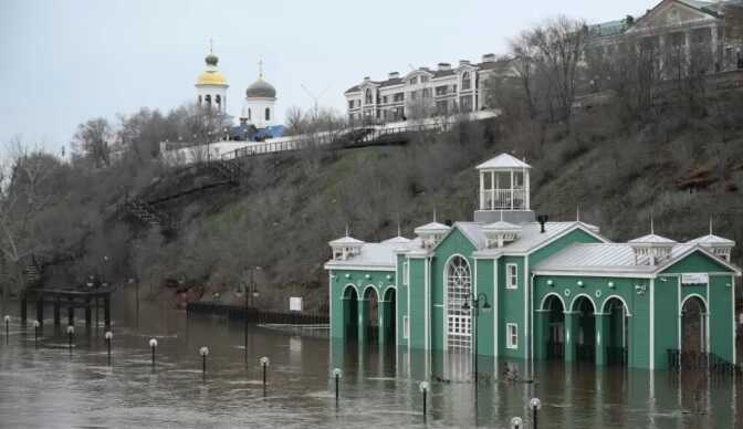 У РФ продовжує затоплювати Оренбург та область