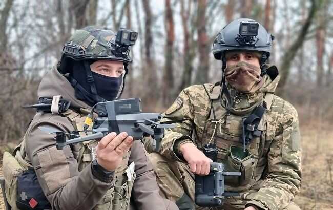 10 БПЛА на одне знищення: сили оборони України успішно використовують безпілотники для знищення бронетехніки РФ, — Foreign Policy