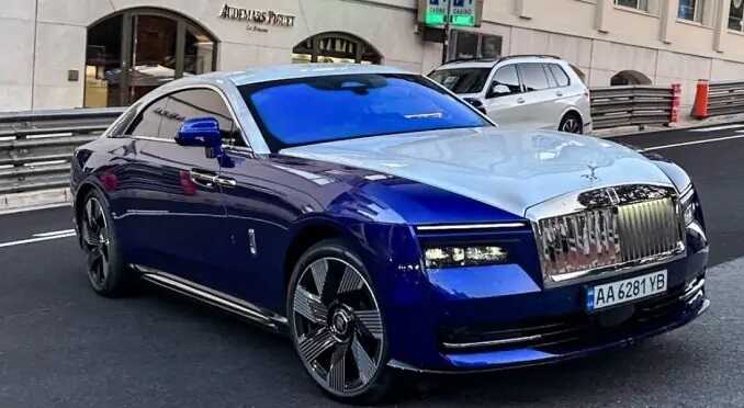 У Монако помітили найновіший електрокар Rolls-Royce за 600 000 доларів на київських номерах