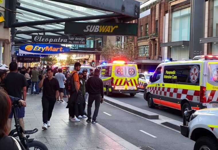 У центрі Сіднея невідомий напав на відвідувачів торговельного центру