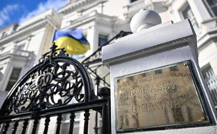 У столиці Великої Британії українське консульство запроваджує обмеження щодо видачі закордонних паспортів