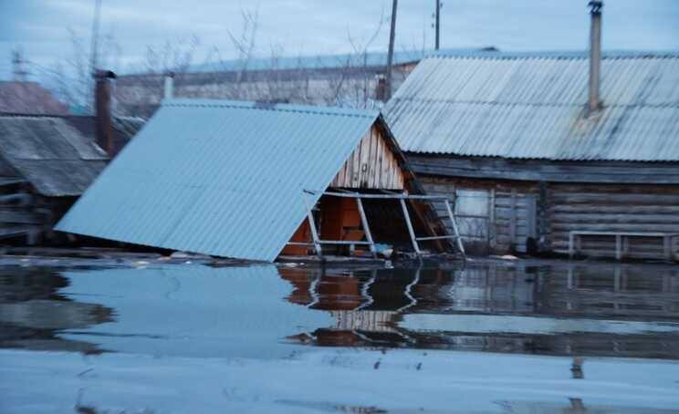 Потоп у РФ: у Кургані вода сягнула рівня перших поверхів