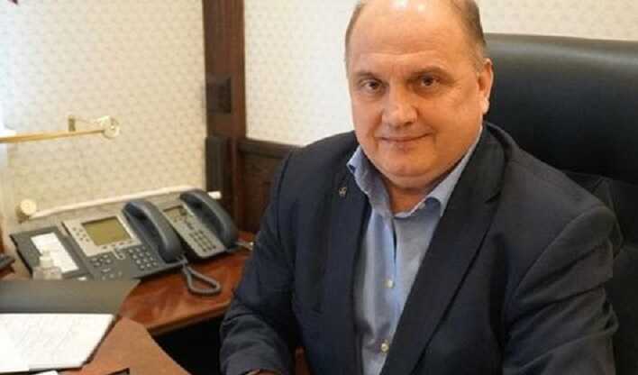 Звільнений з посади ексначальник Чернівецької митниці Михайло Товт знову «поривається до роботи»