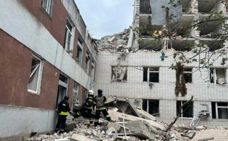 У Чернігові внаслідок ракетного удару РФ пошкоджено 24 будинки
