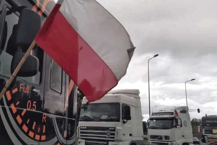 Польські фермери  блокують рух вантажівок у пунктах пропуску 