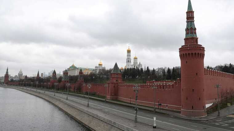 Кремль планує обійтися наймом контрактників і уникнути мобілізації, яка може підірвати народну підтримку війни, — Bloomberg