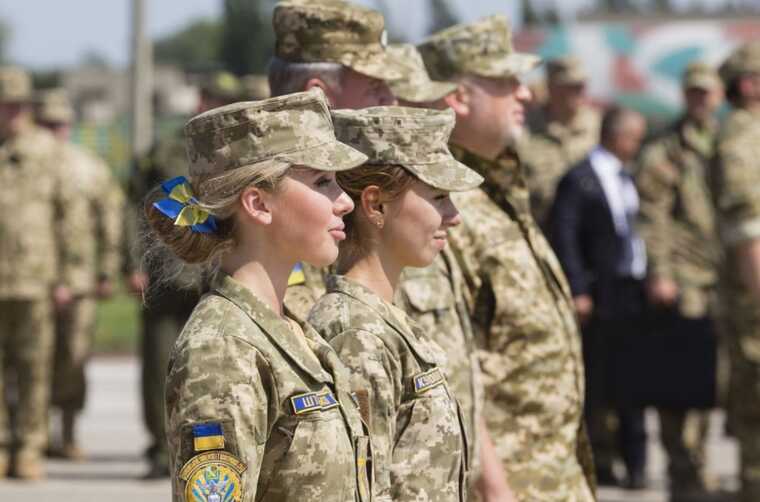 В Українській армії впроваджуватимуть ґендерну рівність