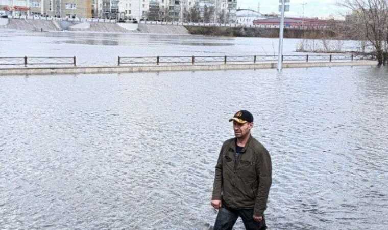 У РФ в Кургані вода піднялась до 10 метрів