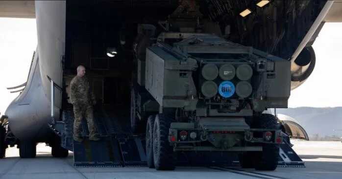 Politico: Пентагон готує до відправки в Україну артилерію та засоби ППО