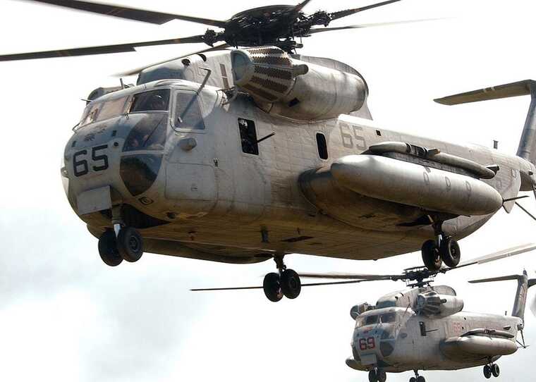 У Тихому океані розбилися два вертольоти ВМС Японії: екіпаж зник безвісти