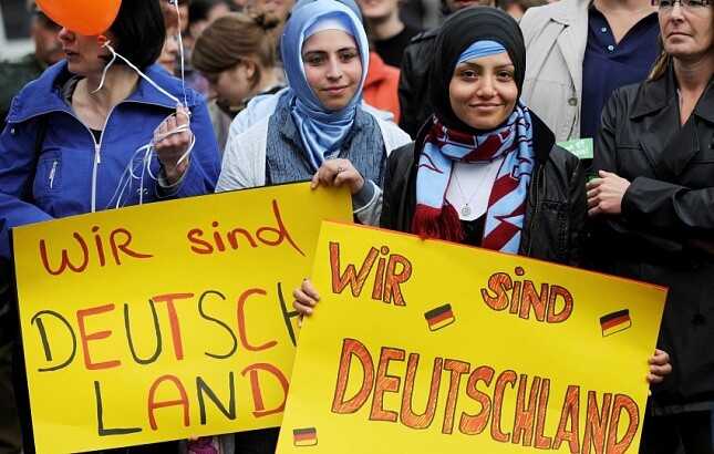 У Німеччині зацікавились ідеєю Британії висилати мігрантів у треті країни